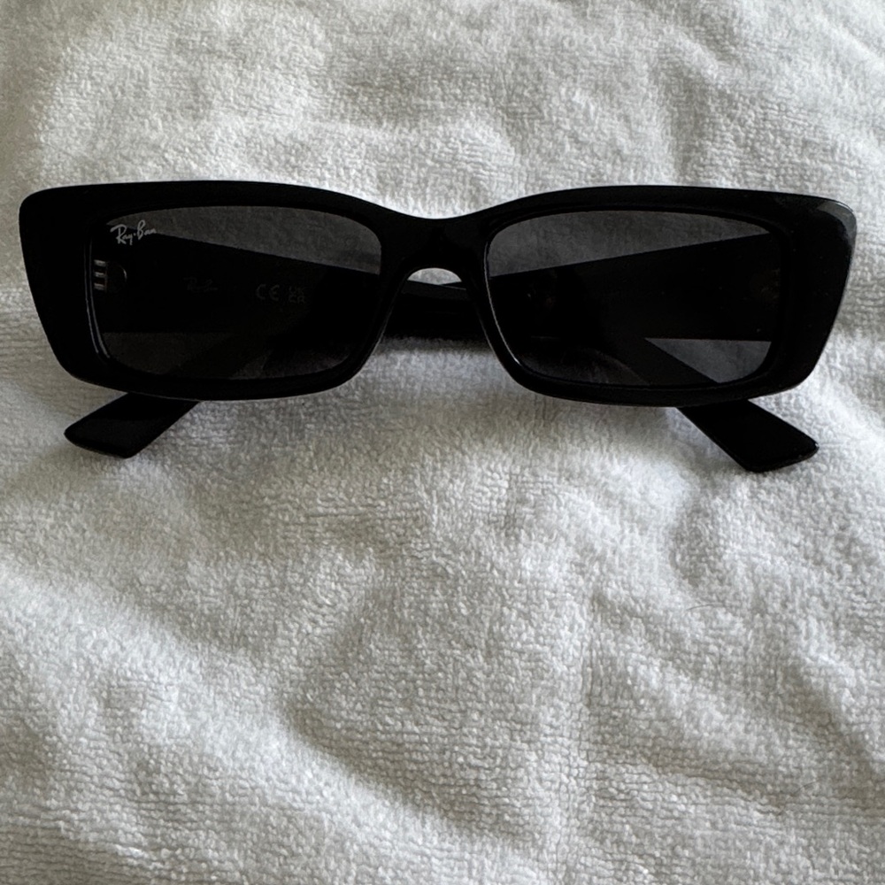 Ray Ban Classic Black Square Sunglasses